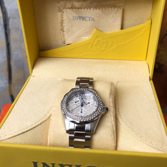 INVICTA ANGEL WOMEN’S WATCH, EXCELLENT CONDITION, NEVER WORN, ORIGINAL CASE - Picture 6 of 7